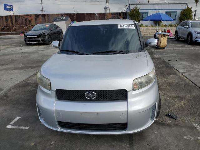 JTLKE50E481041017 - 2008 TOYOTA SCION XB SILVER photo 5