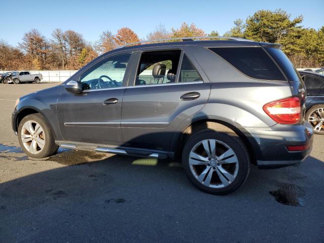 4JGBB8GB1AA608013 - 2010 MERCEDES-BENZ ML 350 4MATIC GRAY photo 2