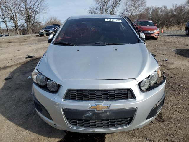 1G1JC6SH8E4160878 - 2014 CHEVROLET SONIC LT SILVER photo 5