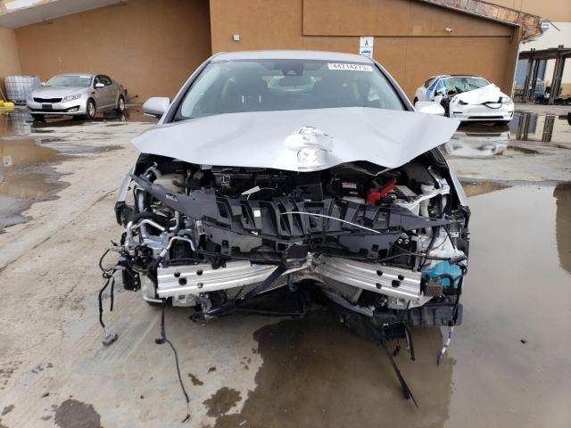 JTDKARFP5J3082175 - 2018 TOYOTA PRIUS PRIM 银色 照片 5