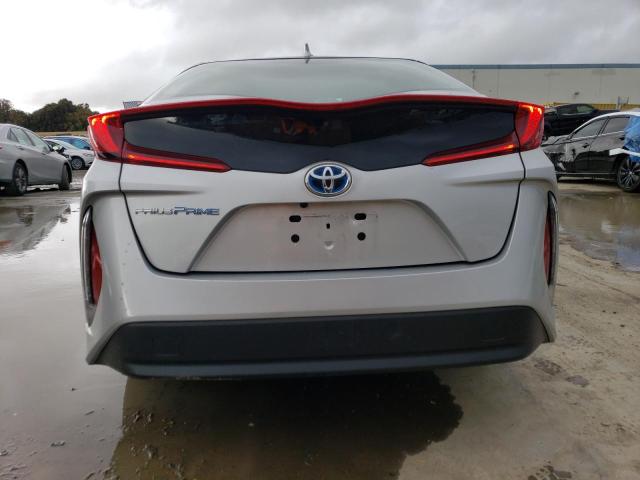 JTDKARFP5J3082175 - 2018 TOYOTA PRIUS PRIM 银色 照片 6