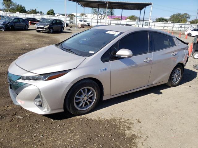 JTDKARFP3H3060413 - 2017 TOYOTA PRIUS PRIM GOLD photo 1