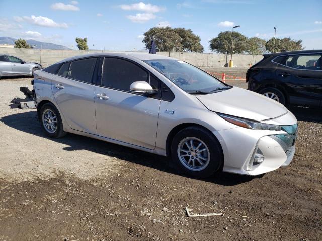 JTDKARFP3H3060413 - 2017 TOYOTA PRIUS PRIM 金色 照片 4