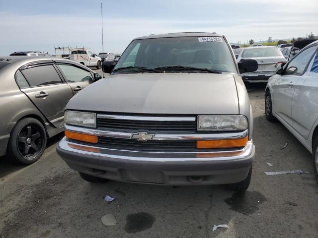 1GNDT13W9X2185329 - 1999 CHEVROLET BLAZER BEIGE photo 5