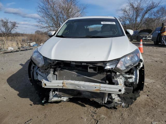 3CZRU6H59JM727046 - 2018 HONDA HR-V EX WHITE photo 5