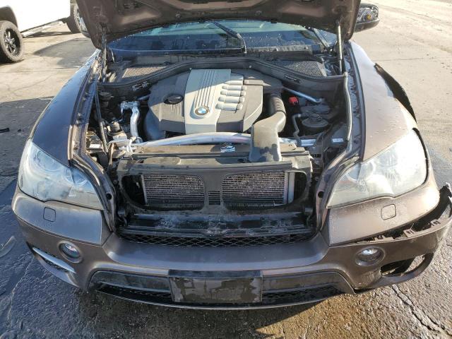 5UXZW0C57CL665587 - 2012 BMW X5 XDRIVE35D BROWN photo 11