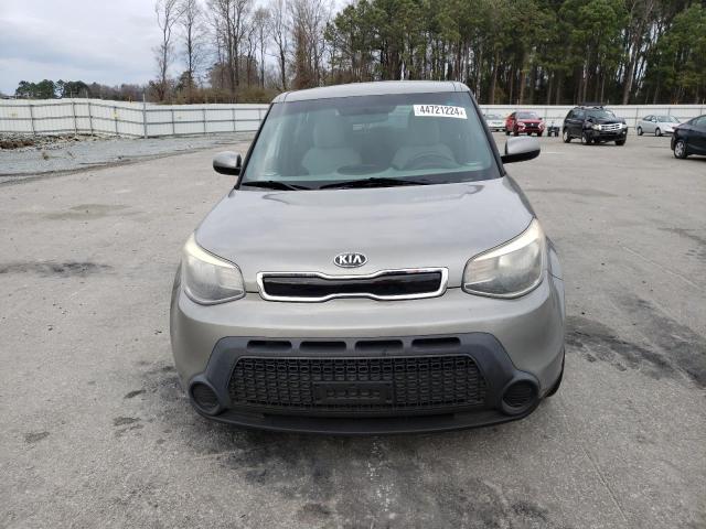 KNDJP3A50F7138875 - 2015 KIA SOUL + GRAY photo 5