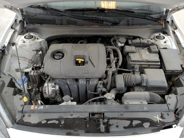 3KPF24AD9NE423865 - 2022 KIA FORTE FE WHITE photo 11