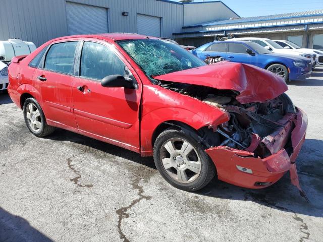 1FAFP34N37W232764 - 2007 FORD FOCUS ZX4 RED photo 4