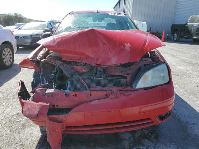 1FAFP34N37W232764 - 2007 FORD FOCUS ZX4 RED photo 5