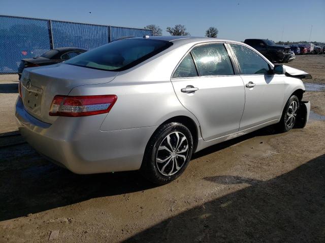 4T1BF3EK4AU567109 - 2010 TOYOTA CAMRY BASE SILVER photo 3