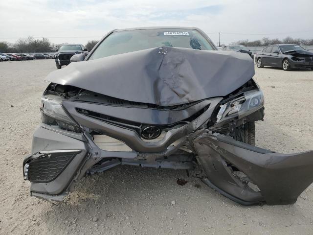 4T1G11AK9RU220241 - 2024 TOYOTA CAMRY SE NIGHT SHADE GRAY photo 5