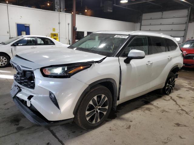 2022 TOYOTA HIGHLANDER XLE, 