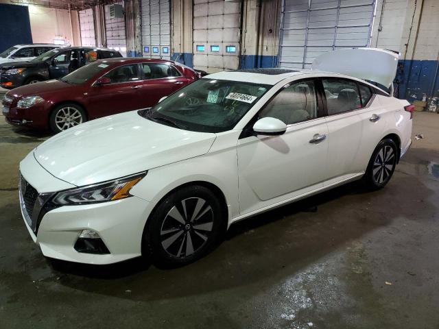 1N4BL4DV7KC142480 - 2019 NISSAN ALTIMA SV WHITE photo 1