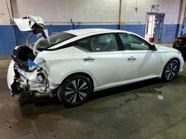 1N4BL4DV7KC142480 - 2019 NISSAN ALTIMA SV WHITE photo 3