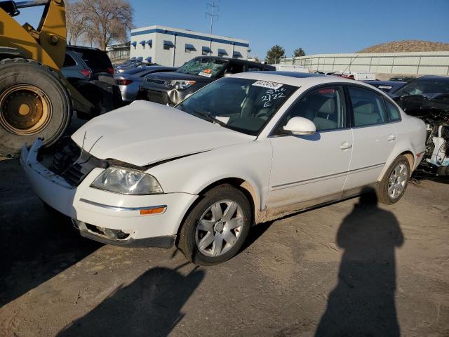 WVWAE63B45E022261 - 2005 VOLKSWAGEN PASSAT GLS TDI WHITE photo 1