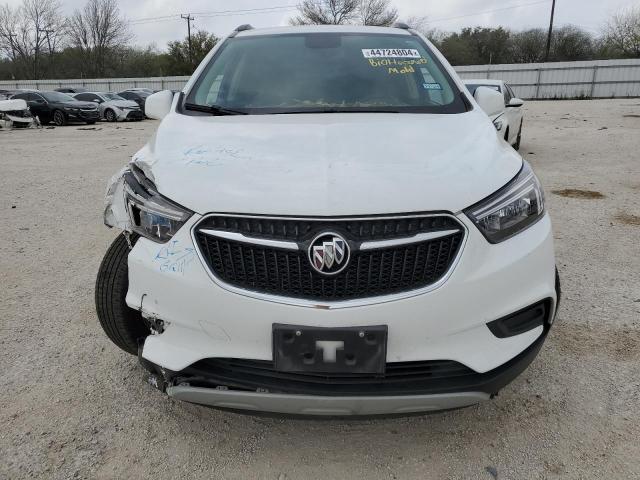 KL4CJASBXLB343237 - 2020 BUICK ENCORE PREFERRED WHITE photo 5