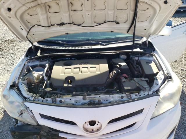 5YFBU4EE3DP194754 - 2013 TOYOTA COROLLA BASE WHITE photo 11