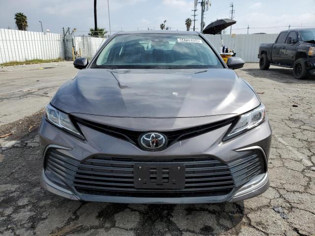 4T1C11AK6RU207042 - 2024 TOYOTA CAMRY LE GRAY photo 5