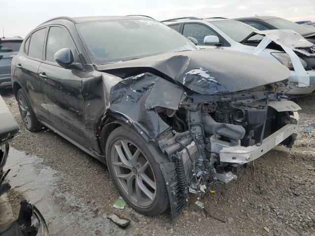 ZASFAKNNXJ7B69241 - 2018 ALFA ROMEO STELVIO TI SPORT BLACK photo 4