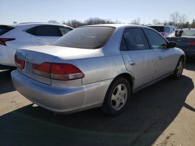 1HGCF86672A085438 - 2002 HONDA ACCORD VALUE SILVER photo 3