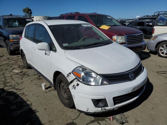 3N1BC1CPXBL377524 - 2011 NISSAN VERSA S WHITE photo 4