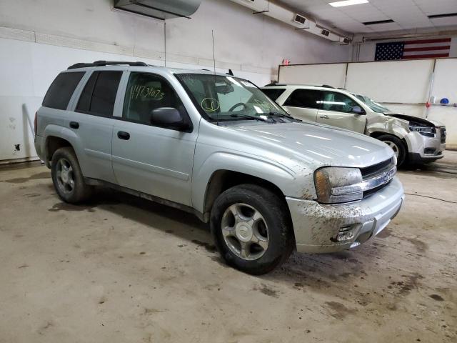 1GNDT13S372178308 - 2007 CHEVROLET TRAILBLAZE LS SILVER photo 4