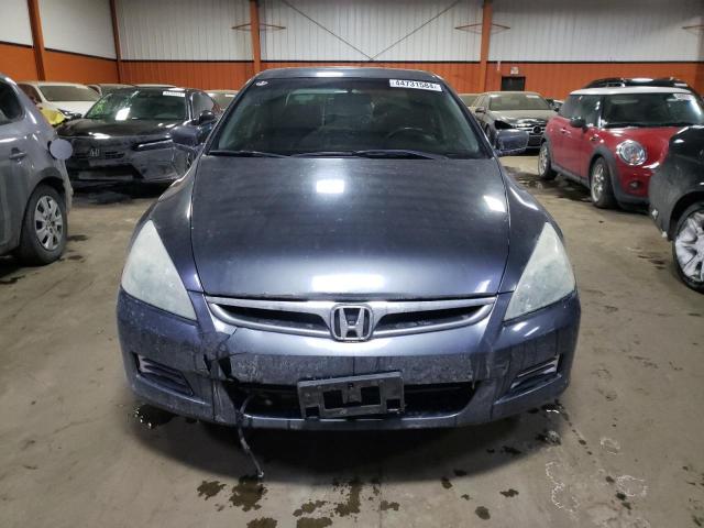 1HGCM56346A813409 - 2006 HONDA ACCORD SE GRAY photo 5