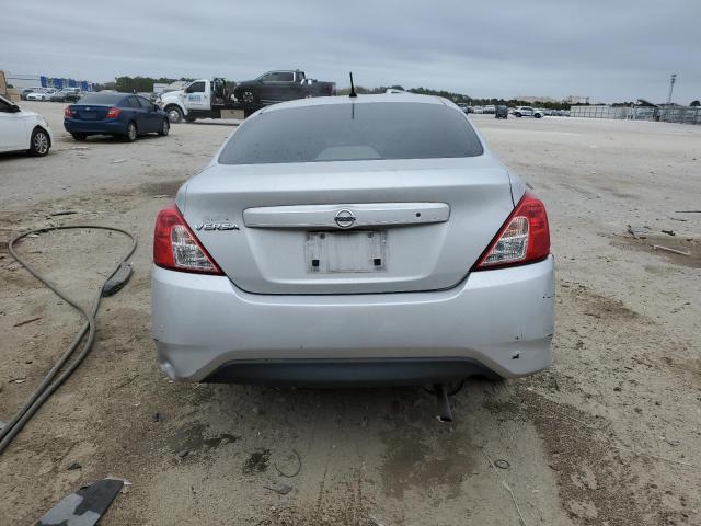 3N1CN7AP2HL843282 - 2017 NISSAN VERSA S SILVER photo 6