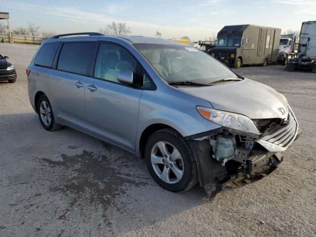 5TDKK3DC7FS571791 - 2015 TOYOTA SIENNA LE SILVER photo 4