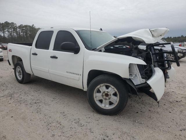 2GCEC13J971716868 - 2007 CHEVROLET SILVERADO C1500 CREW CAB WHITE photo 4