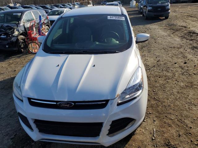 1FMCU9GX5EUD47876 - 2014 FORD ESCAPE SE WHITE photo 5