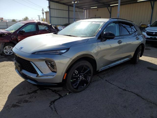 LRBFZPE40RD043830 - 2024 BUICK ENVISION ESSENCE Gümüş foto 1