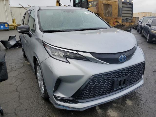 5TDCSKFC5PS085199 - 2023 TOYOTA SIENNA XSE SILVER photo 4