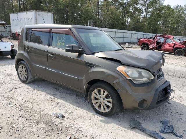 KNDJT2A63D7570856 - 2013 KIA SOUL + GREEN photo 4