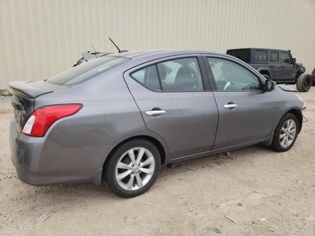 3N1CN7APXHL886283 - 2017 NISSAN VERSA S GRAY photo 3