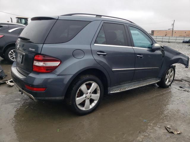 4JGBB8GB3AA601774 - 2010 MERCEDES-BENZ ML 350 4MATIC CHARCOAL photo 3