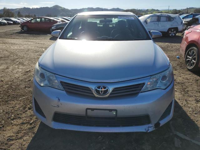 4T4BF1FK8CR257072 - 2012 TOYOTA CAMRY BASE SILVER photo 5