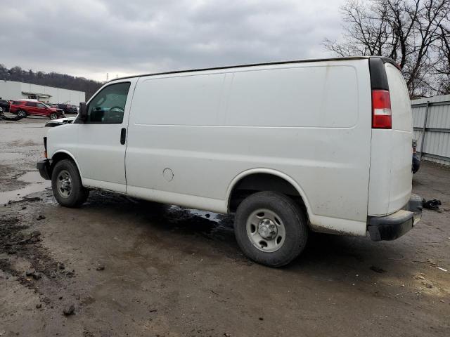 1GCWGAFF6H1281671 - 2017 CHEVROLET EXPRESS G2 WHITE photo 2