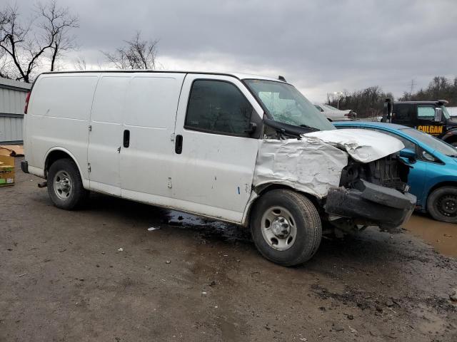 1GCWGAFF6H1281671 - 2017 CHEVROLET EXPRESS G2 WHITE photo 4