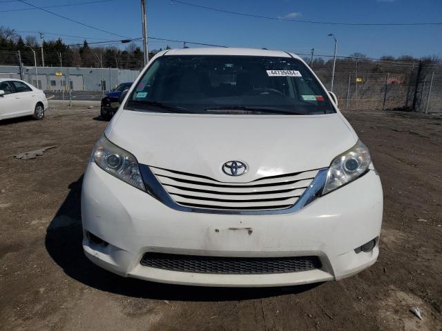 5TDKZ3DC3HS856549 - 2017 TOYOTA SIENNA LE WHITE photo 5