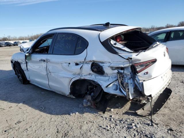 ZASPAKBN1K7C67519 - 2019 ALFA ROMEO STELVIO TI WHITE photo 2