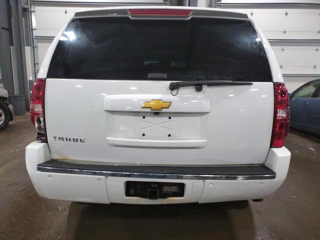 1GNSKCE06DR168733 - 2013 CHEVROLET TAHOE K1500 LTZ WHITE photo 6