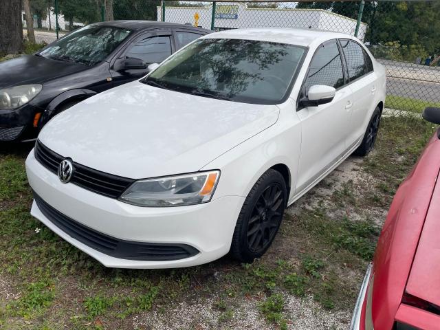 3VWBX7AJ7BM353093 - 2011 VOLKSWAGEN JETTA SE WHITE photo 2