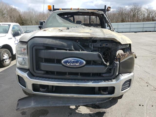 1FDBF3B67BEA70655 - 2011 FORD F350 SUPER DUTY WHITE photo 5