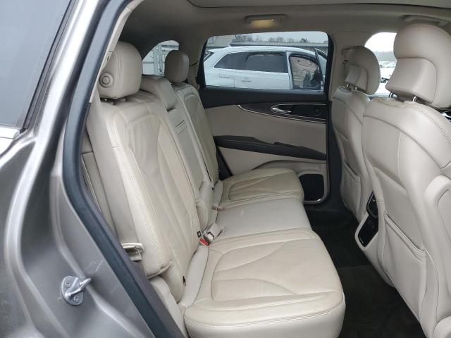 2LMTJ8LR0GBL45279 - 2016 LINCOLN MKX RESERVE BEIGE photo 11