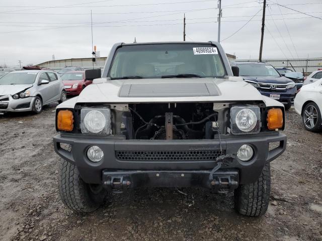 5GTDN136X68149947 - 2006 HUMMER H3 SILVER photo 5