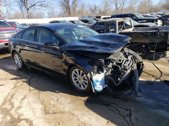 3FA6P0H71HR407480 - 2017 FORD FUSION SE BLACK photo 4