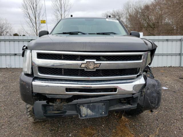 1GCNKREA9BZ232469 - 2011 CHEVROLET SILVERADO K1500 LS GRAY photo 5