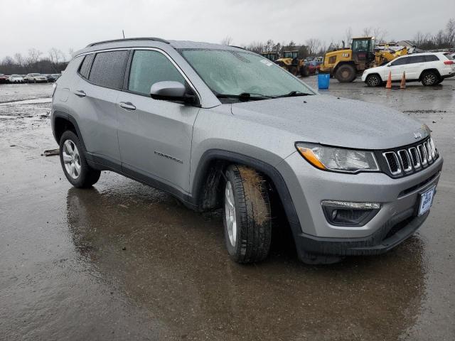 3C4NJDBB0LT223090 - 2020 JEEP COMPASS LATITUDE SILVER photo 4